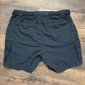 REI women’s Size 8 Black Cargo Shorts